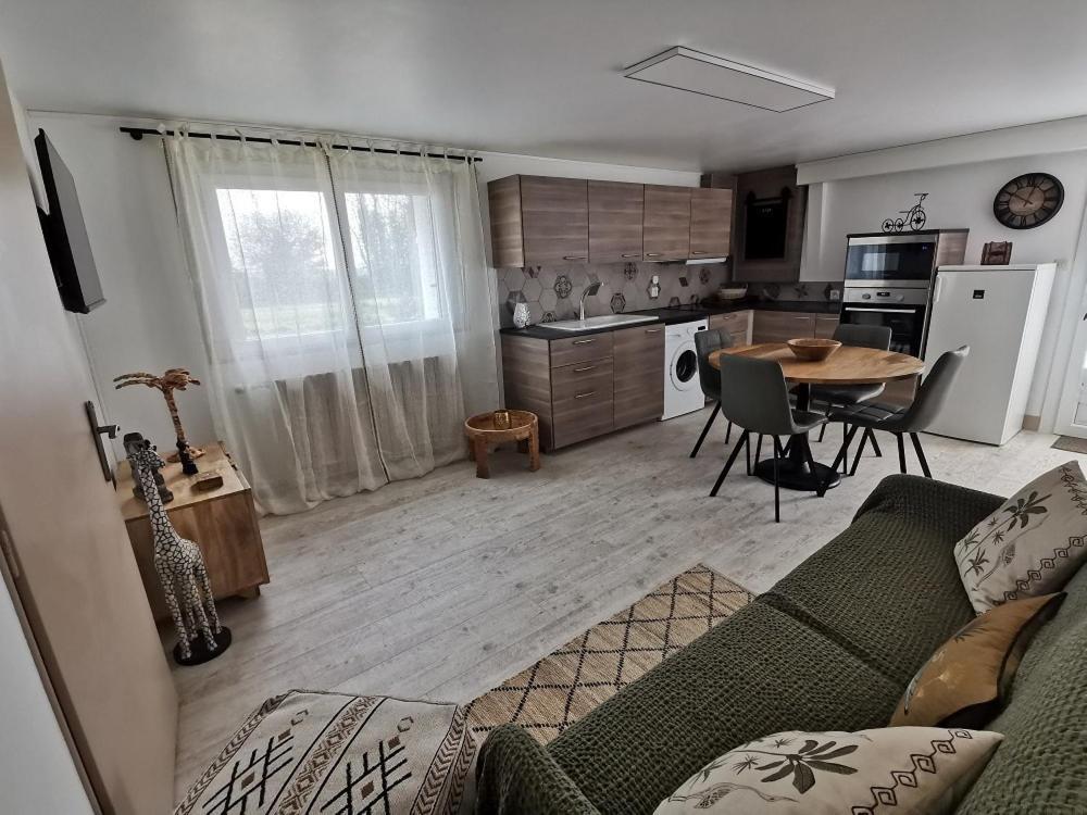 Gite - Chambres D'Hotes La Belle Helene Bressuire Ngoại thất bức ảnh